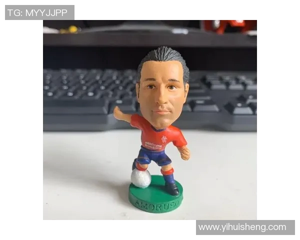 世界杯足球球星公仔精美收藏版图片展示，感受每位传奇球员的风采与魅力